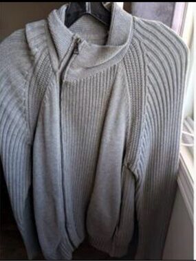 Guess Gray Ribbed Zip-Up Cardigan